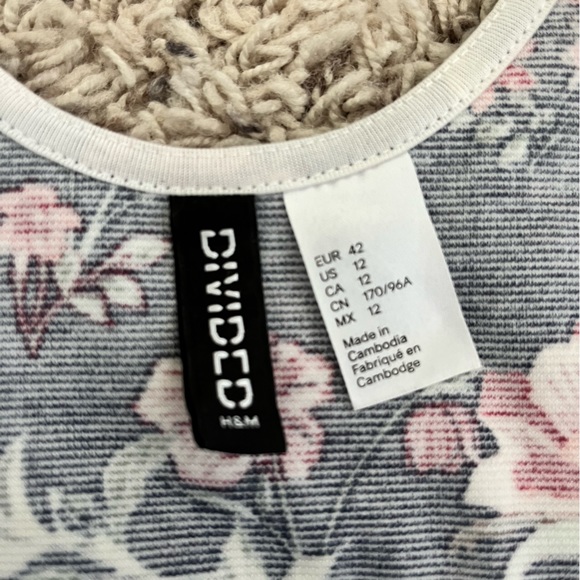 Navy Flower size 12 H&M Dress in Amazing Condition! - Picture 4 of 4